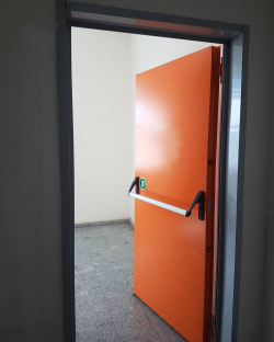 Фото Однопольные двери с антипаникой №24